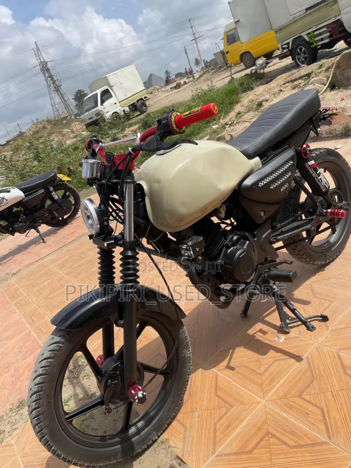 Bajaj Avenger 150 Street 2024 White