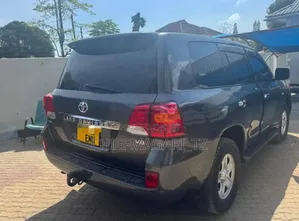Toyota Land Cruiser 2011 Gray