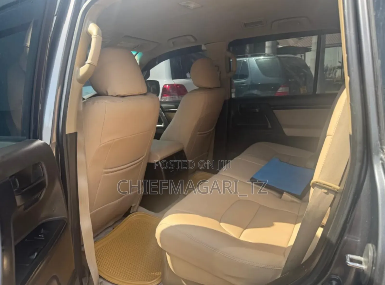 Toyota Land Cruiser 2011 Gray
