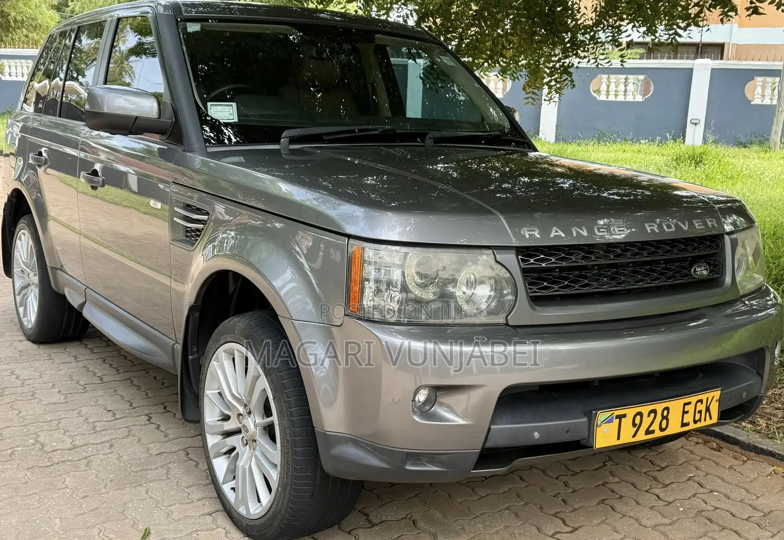 Land Rover Range Rover Sport 2010 Gray