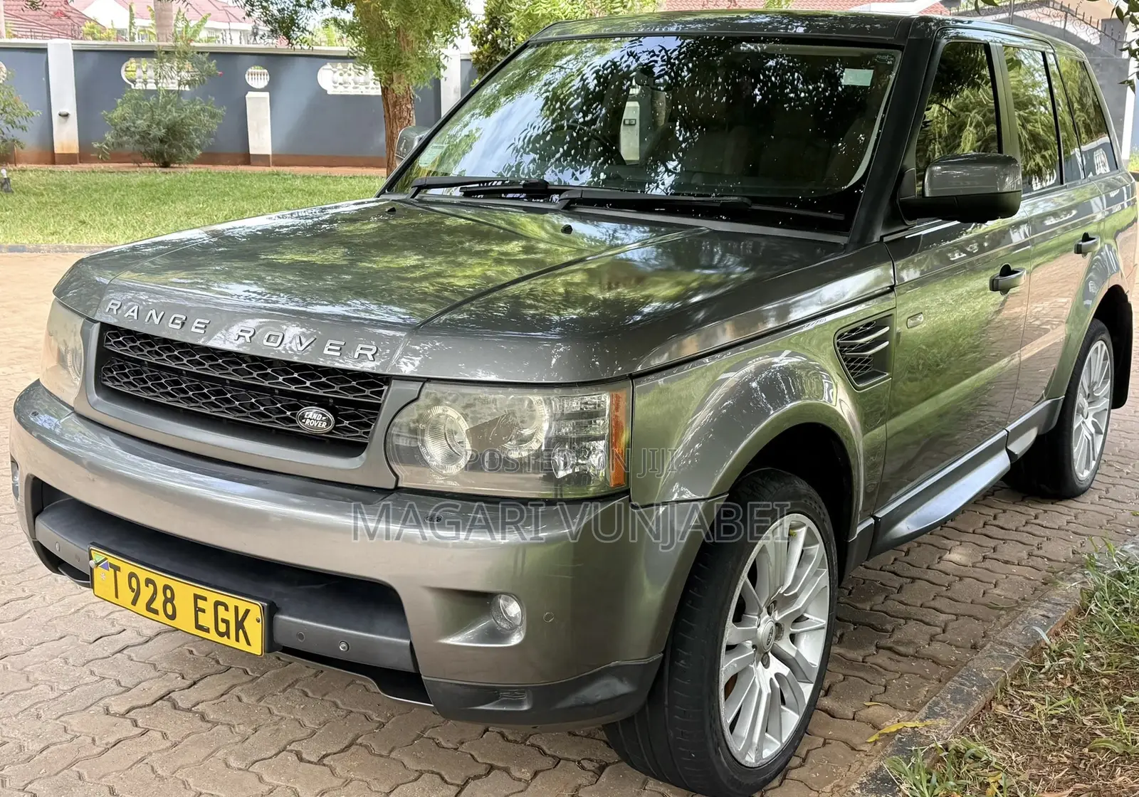 Land Rover Range Rover Sport 2010 Gray