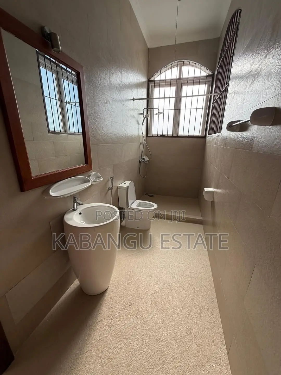 Furnished 4bdrm Villa in Oysterbay for rent