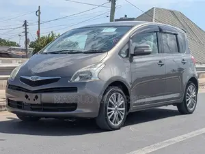 Toyota Ractis 2006 Gray