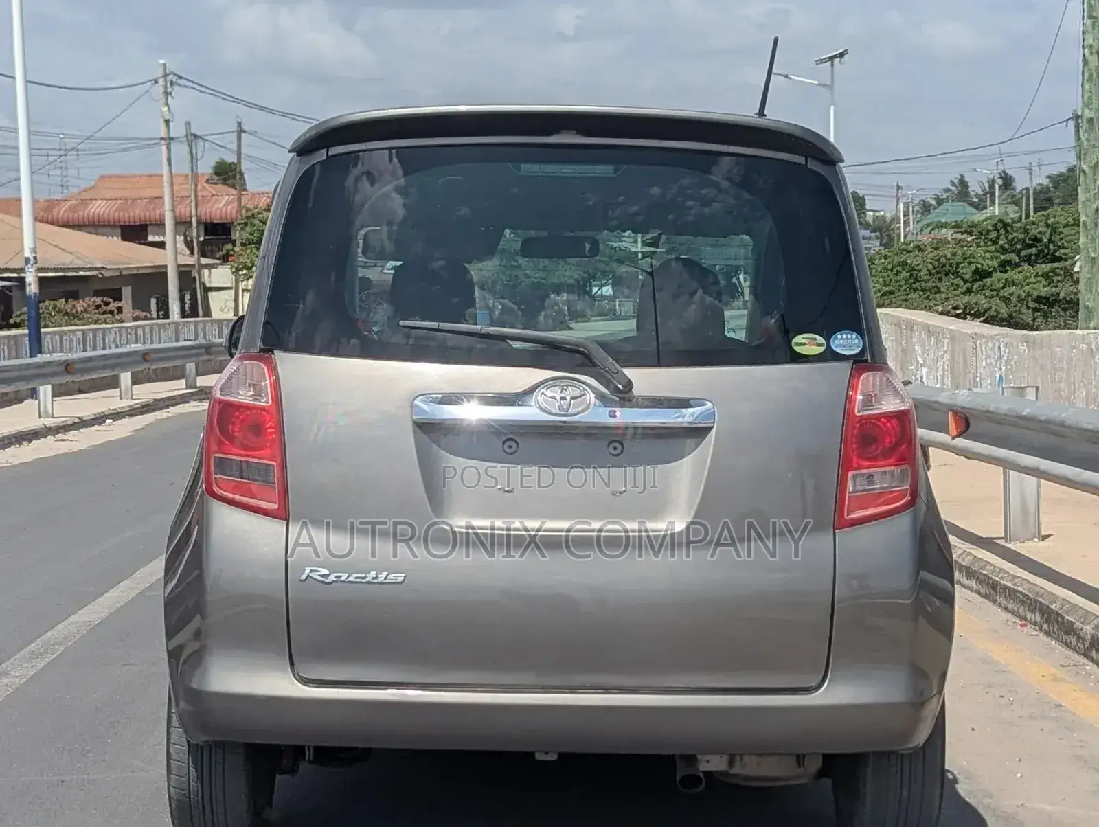 Toyota Ractis 2006 Gray