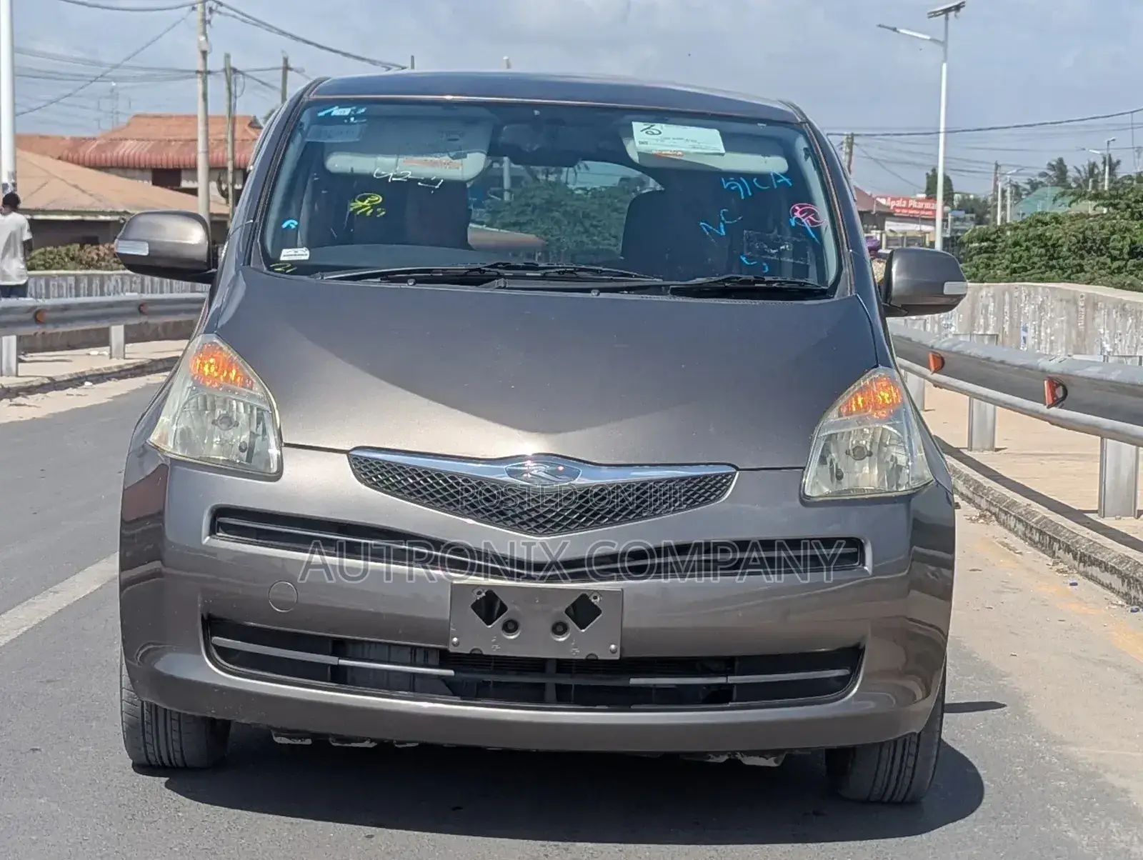 Toyota Ractis 2006 Gray