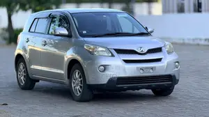 Toyota IST 2008 Silver
