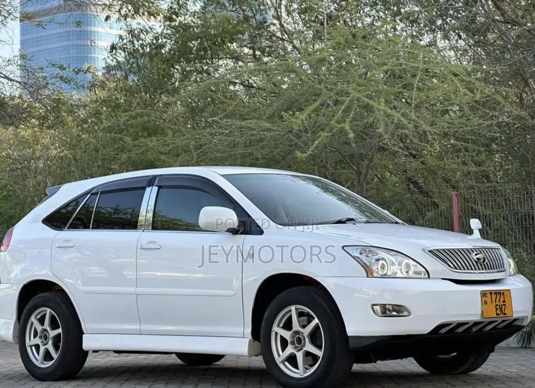 Toyota Harrier 2005 White