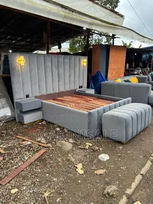 Bed Sofa Set Nzima Kitanda Na Poof vs Side Table