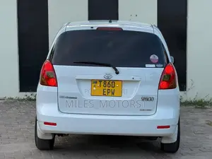 Toyota Corolla Spacio 2004 White