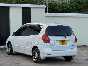 Toyota Corolla Spacio 2004 White