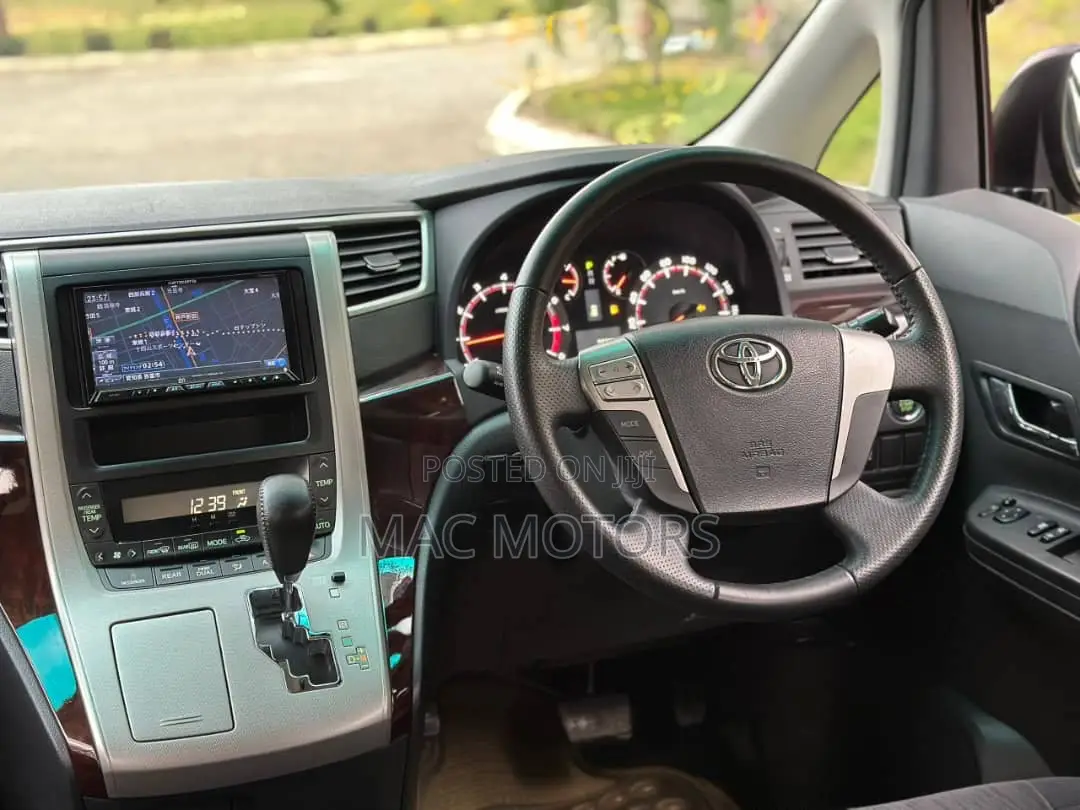 Toyota Alphard 2010 White