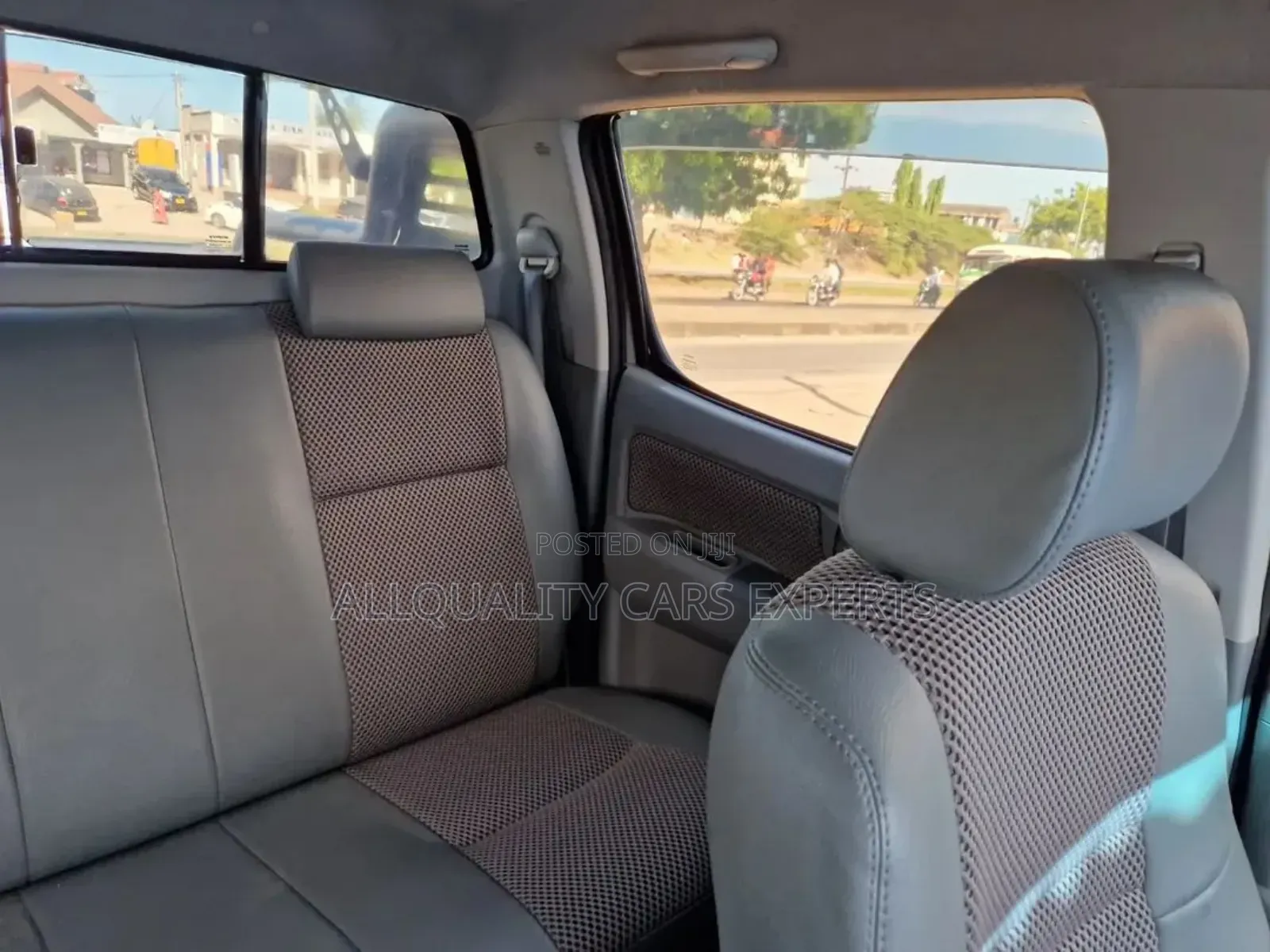 Toyota Hilux 2010 Green