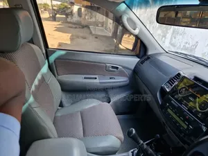 Toyota Hilux 2010 Green