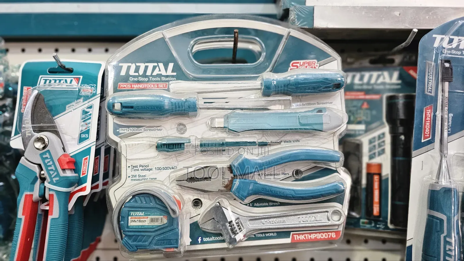Total Handtools Set Thkthp90076