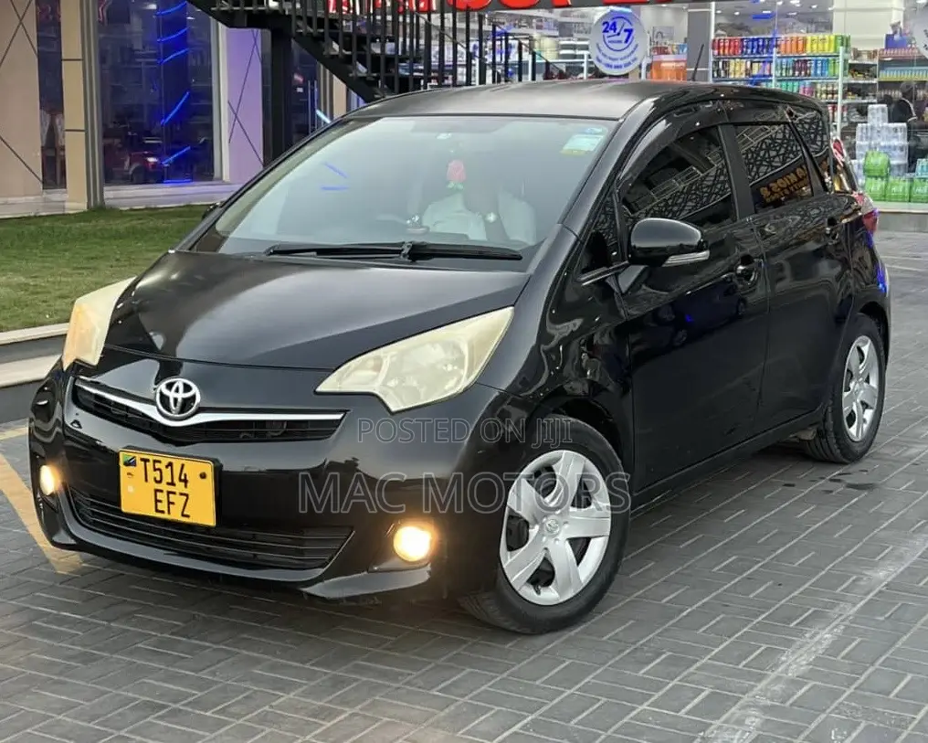 Toyota Ractis 1.3 FWD 2012 Black