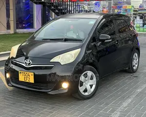 Toyota Ractis 1.3 FWD 2012 Black