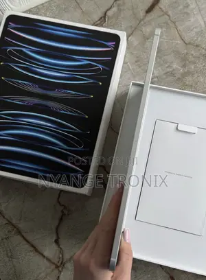 New Apple iPad Pro 12.9 (2022) 128 GB Silver