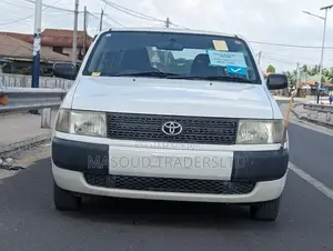 Toyota Voxy 2004 Green