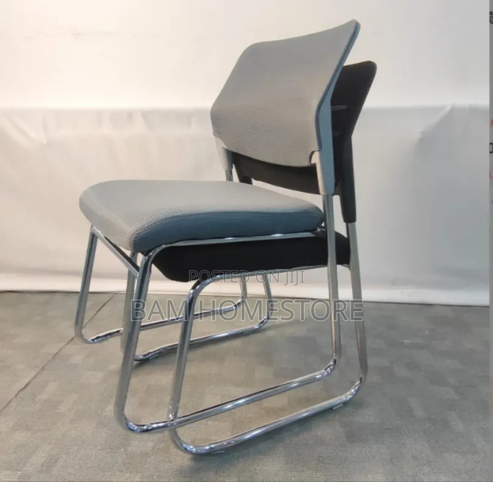 Comfortable Mesh Office Guest Chair - Waiting Room Conference Chair