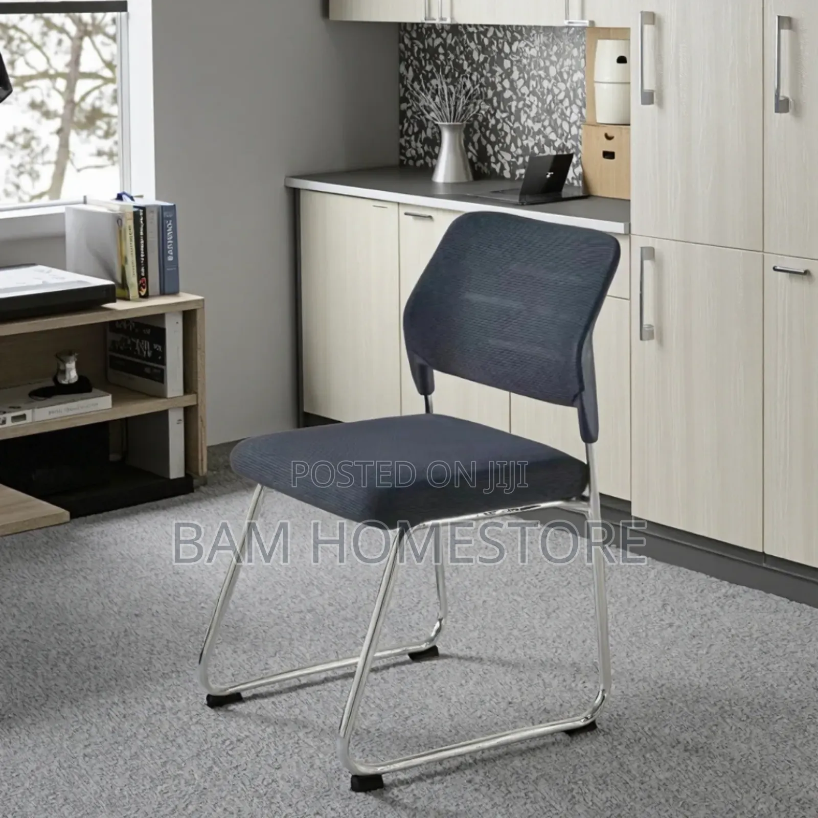 Comfortable Mesh Office Guest Chair - Waiting Room Conference Chair