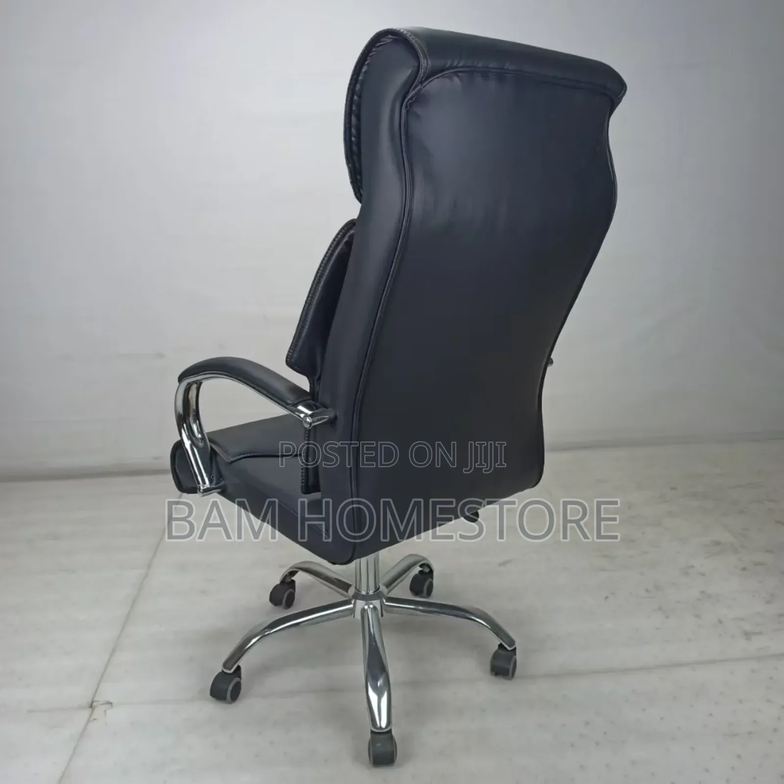 Executive High-Back Swivel Office Chair - Luxury Leather Boss Chair