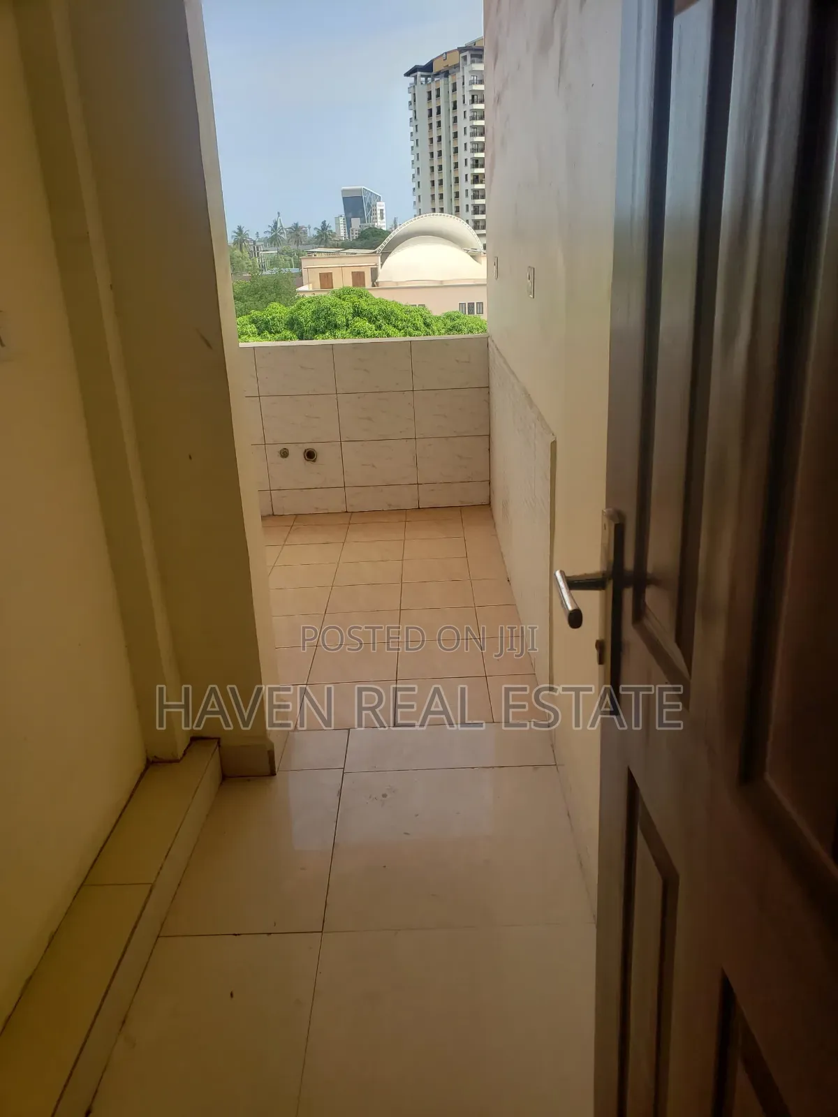 3bdrm Apartment in Upanga East for sale