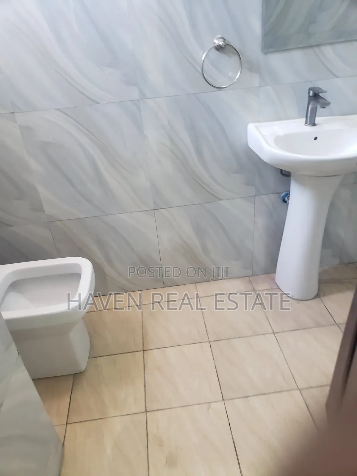 3bdrm Apartment in Upanga East for sale