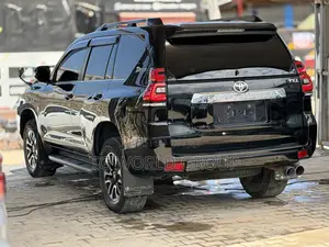 Toyota Land Cruiser Prado 2.8 2022 Black