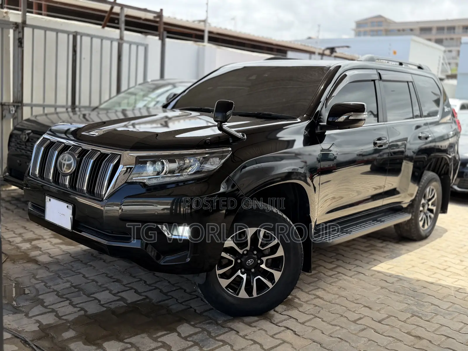 Toyota Land Cruiser Prado 2.8 2022 Black