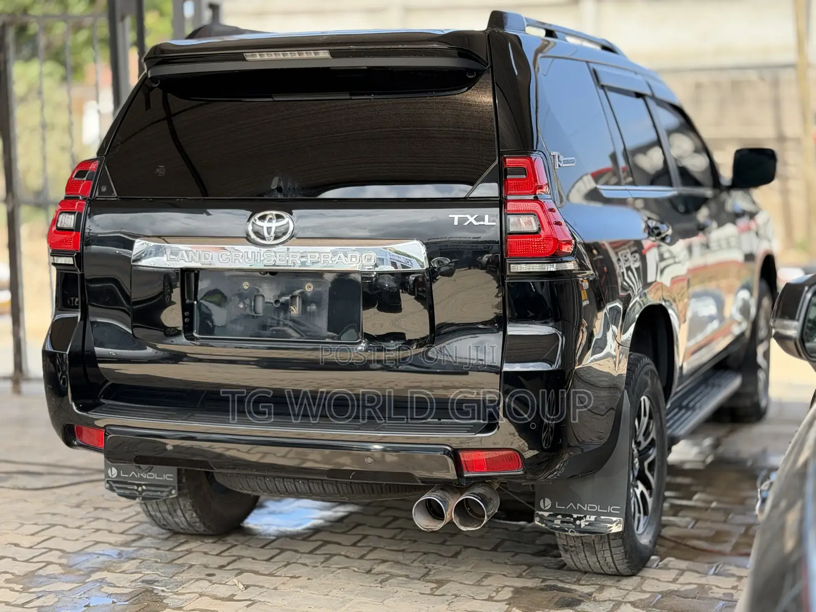 Toyota Land Cruiser Prado 2.8 2022 Black
