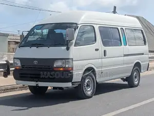 Toyota HiAce 2002 White