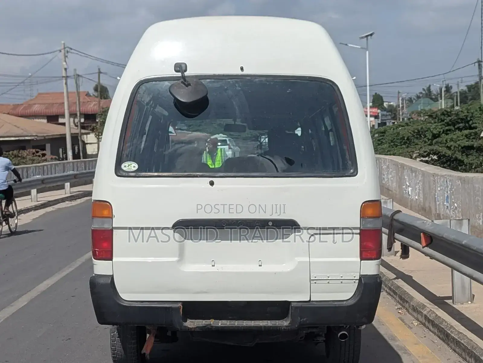 Toyota HiAce 2002 White