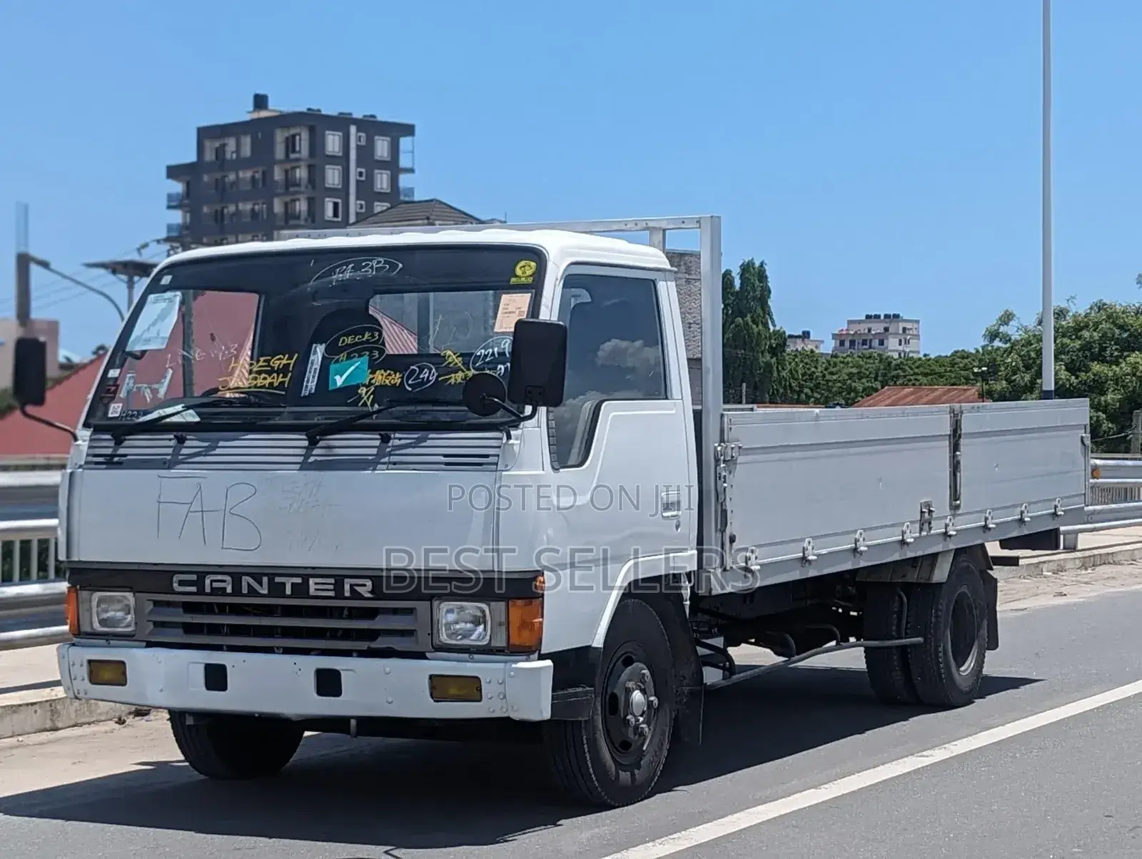 Mitsubishi Canter Box 1994 White