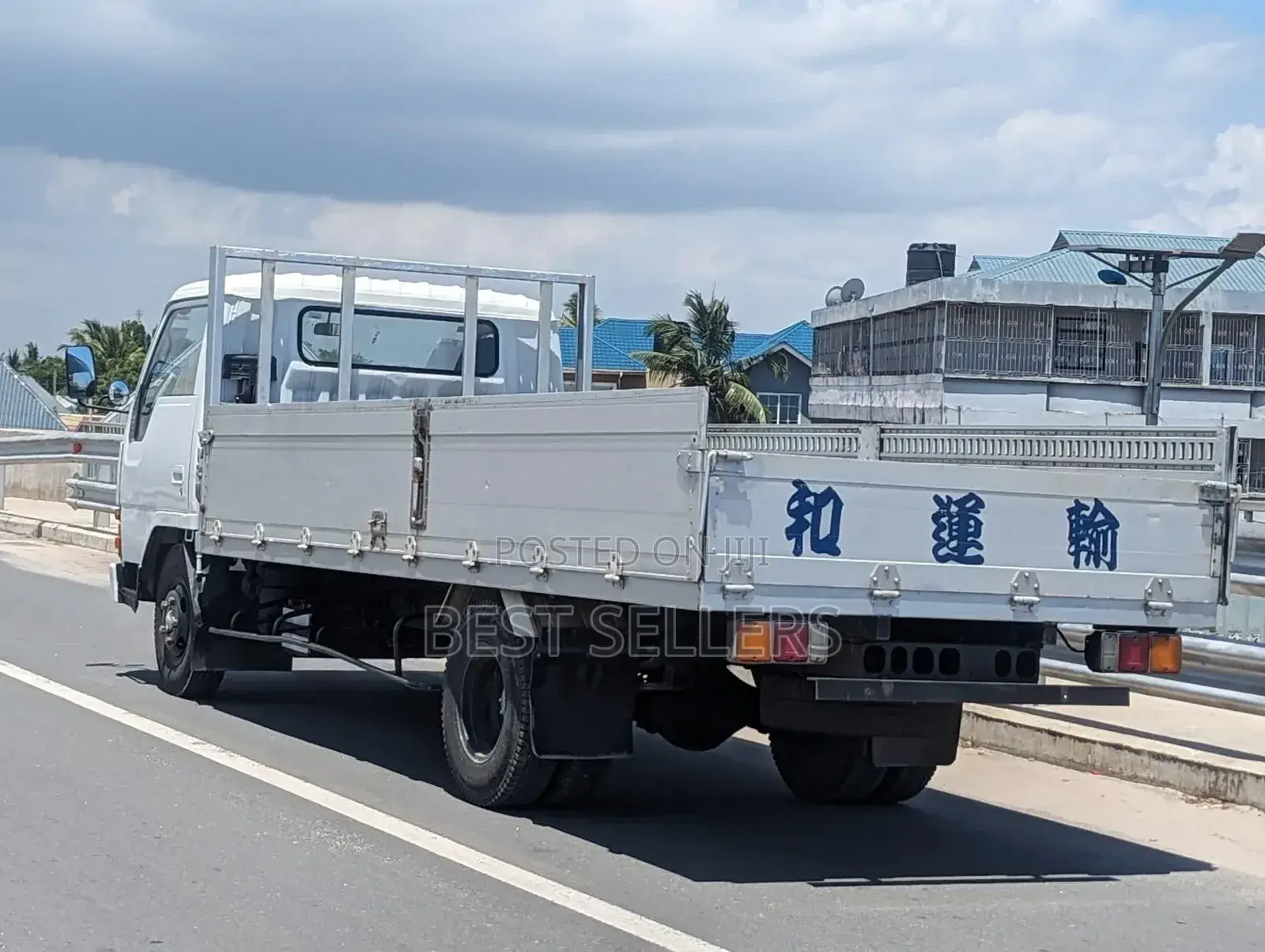 Mitsubishi Canter Box 1994 White