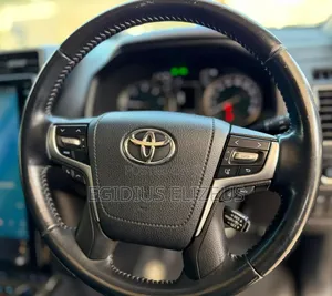 Toyota Land Cruiser Prado 2022 Black