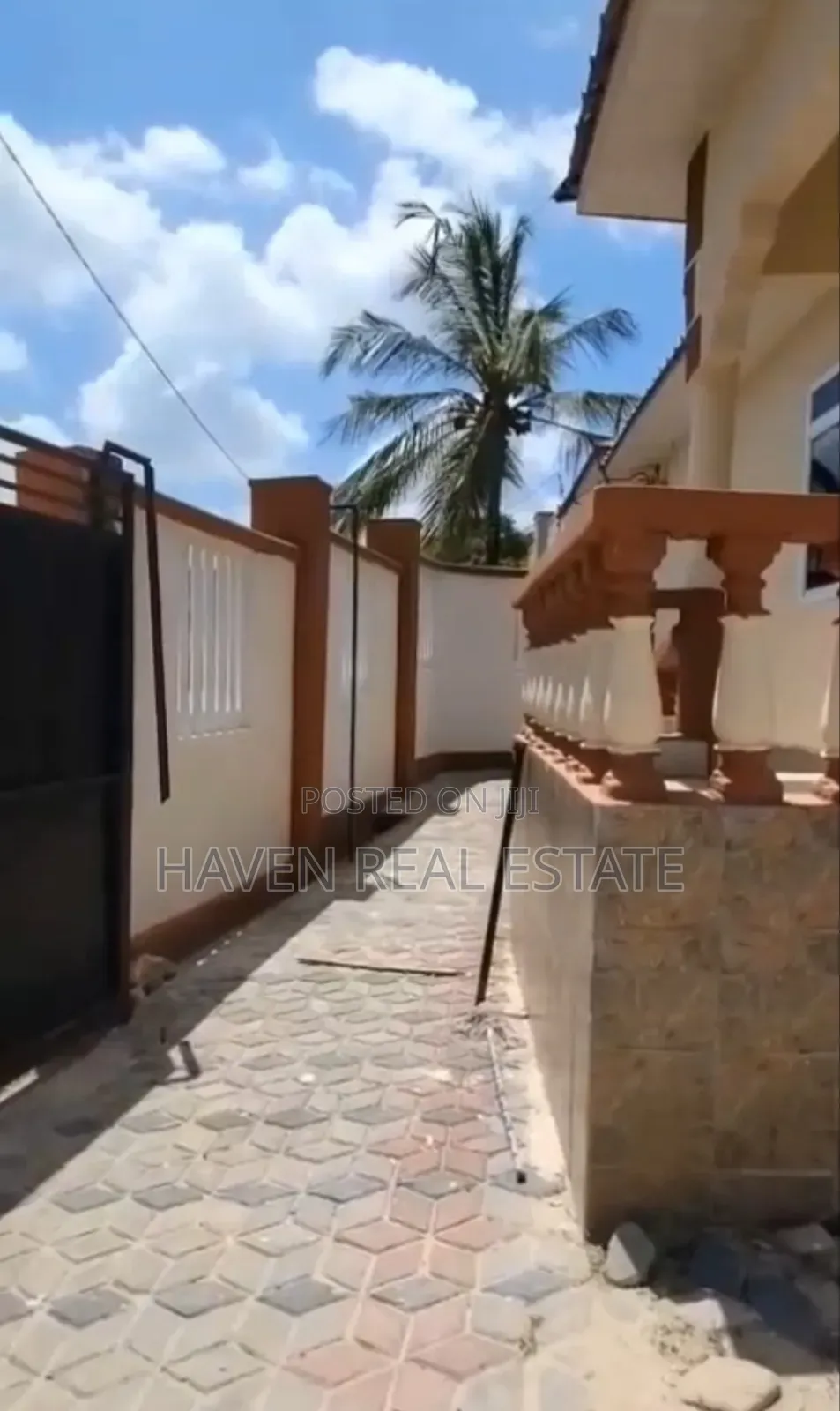 3bdrm House in Makongorosi for sale