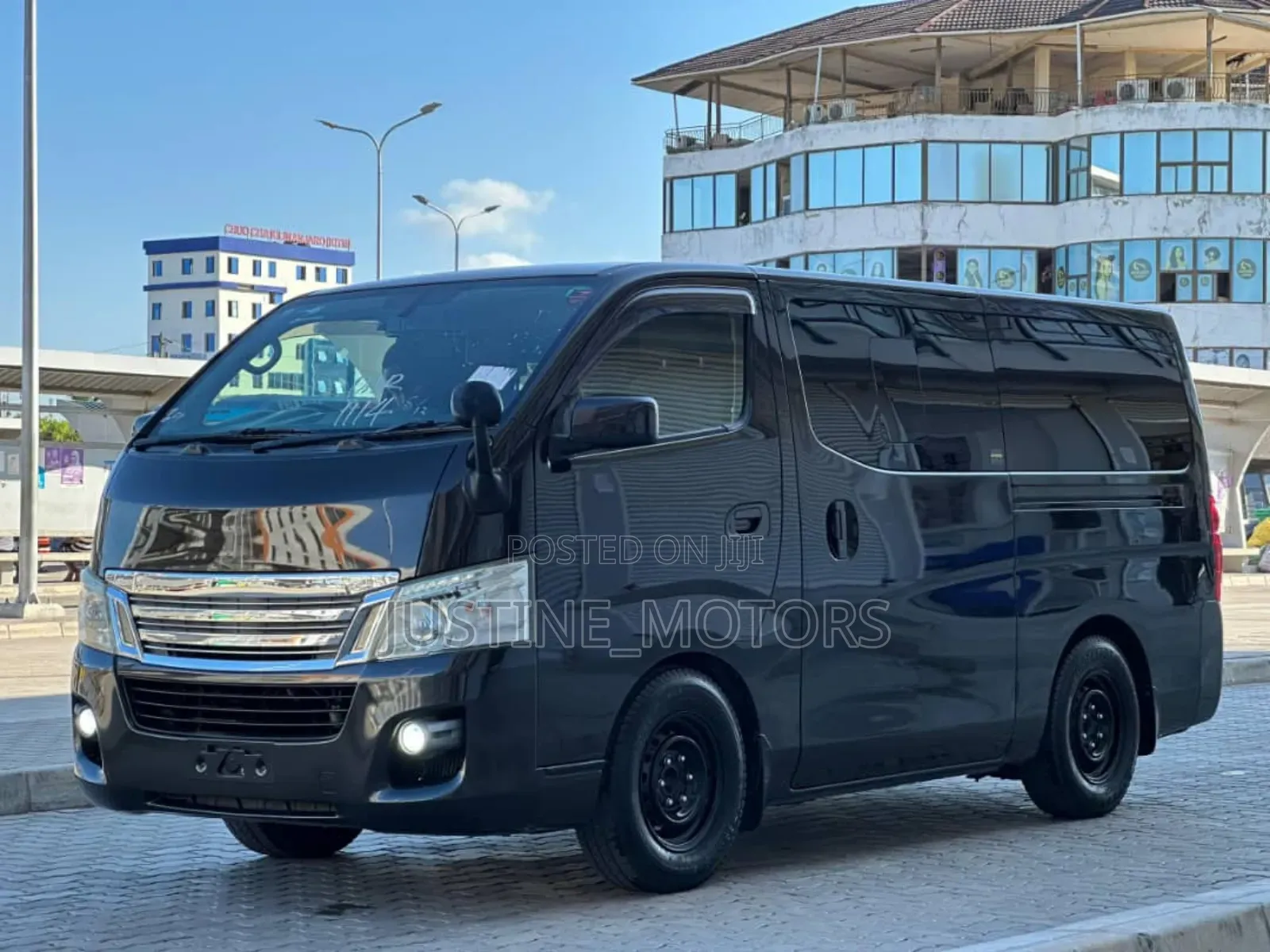 Nissan Caravan (Urvan) 2014 Black