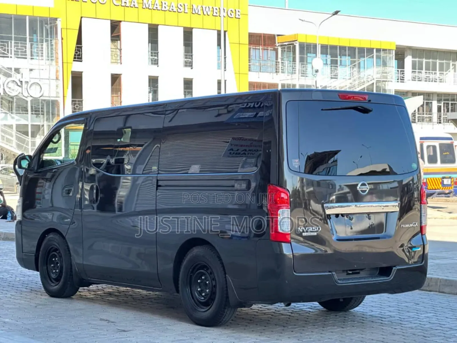 Nissan Caravan (Urvan) 2014 Black