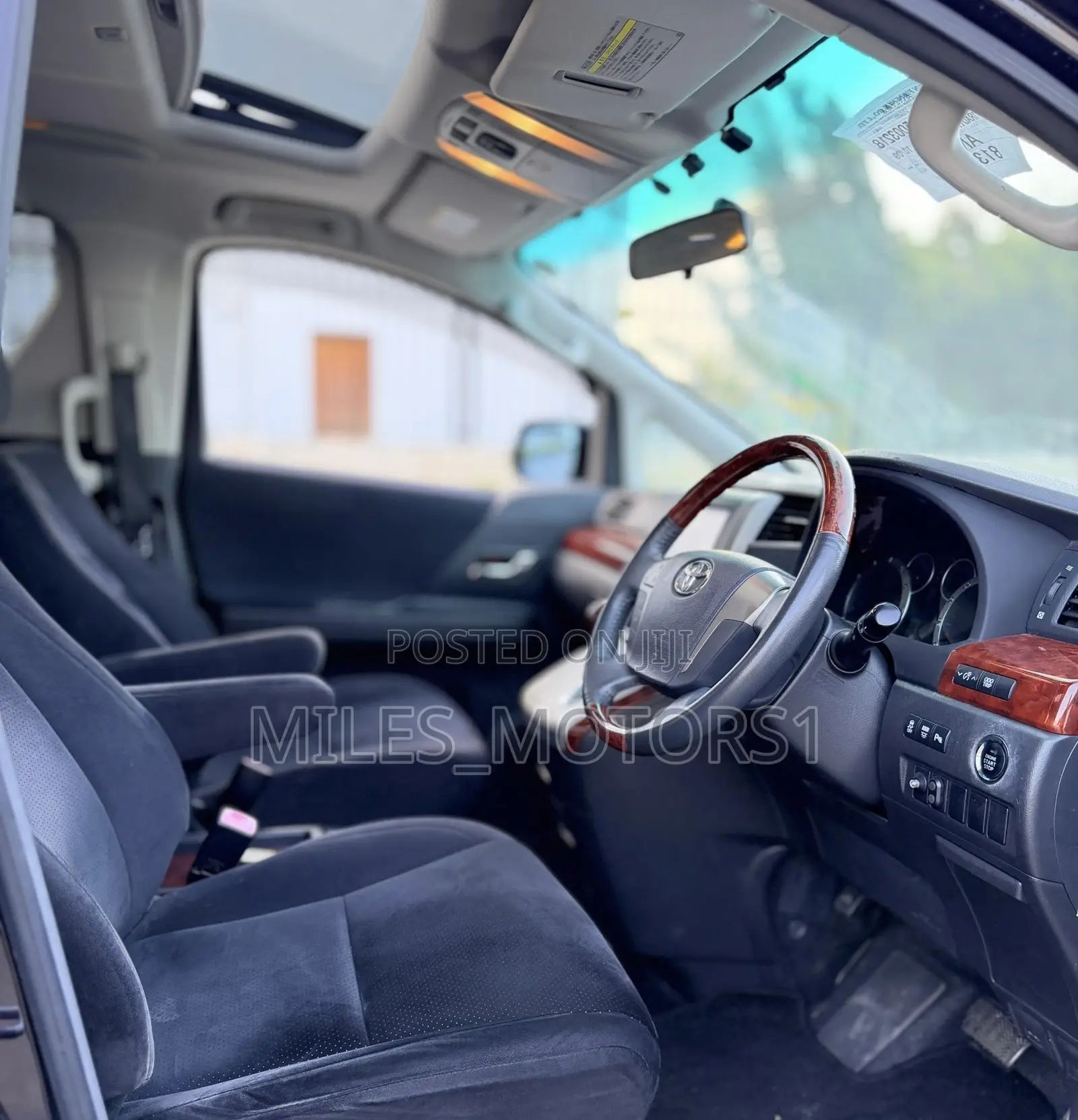 Toyota Vellfire 2010 Black