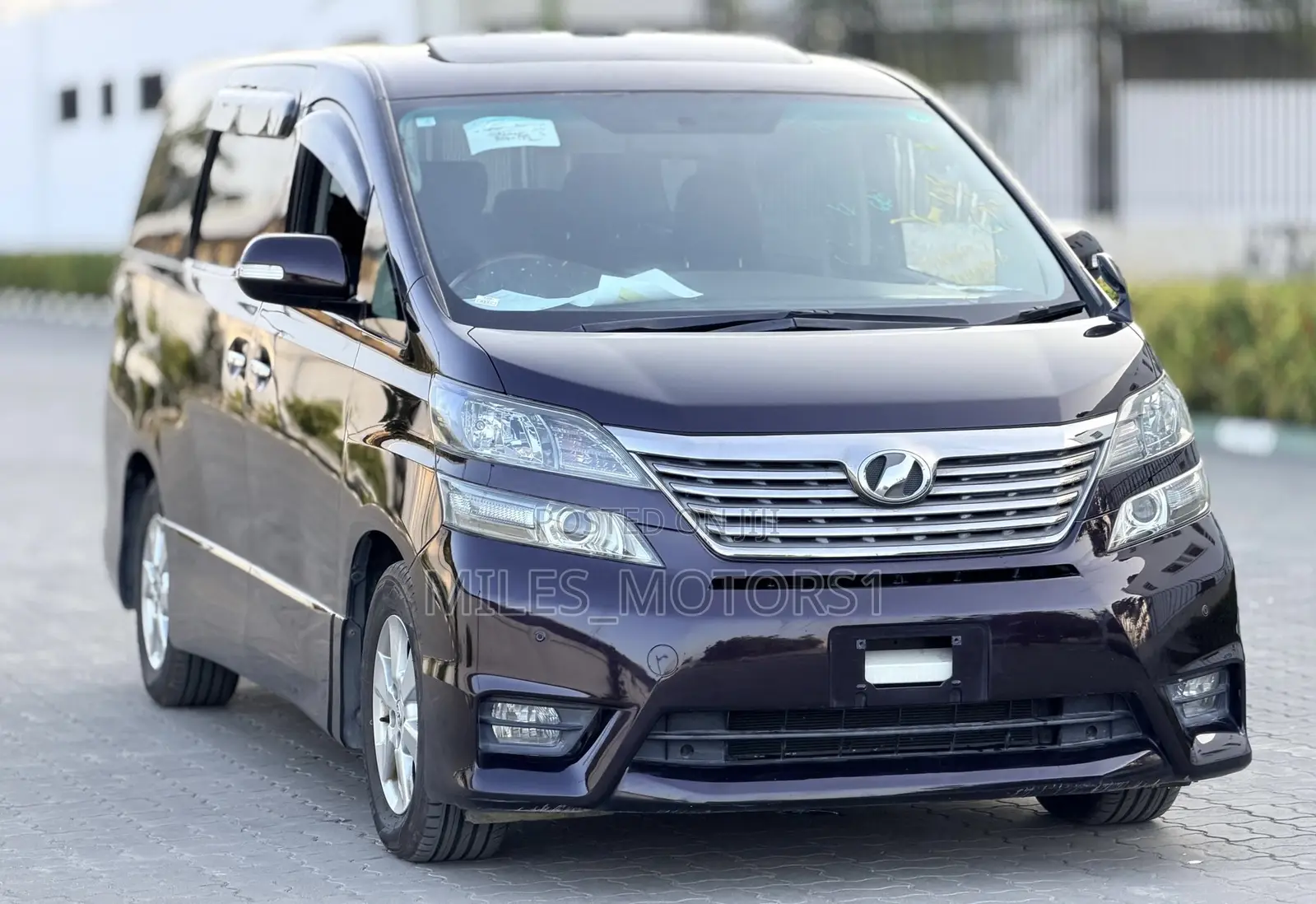 Toyota Vellfire 2010 Black