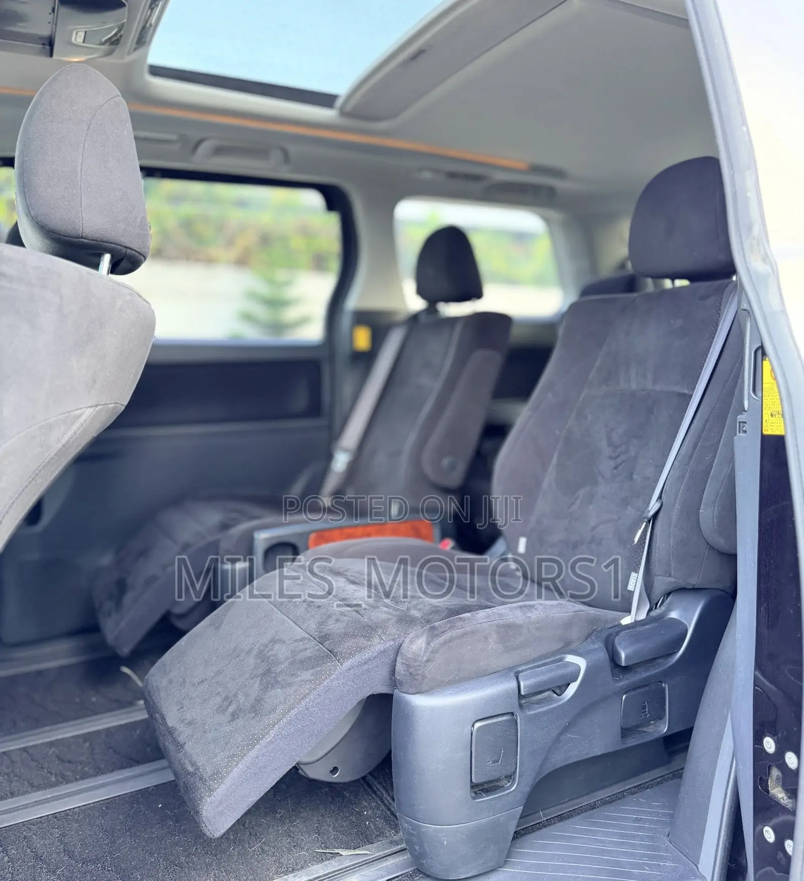 Toyota Vellfire 2010 Black