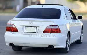 Toyota Crown 2005 White