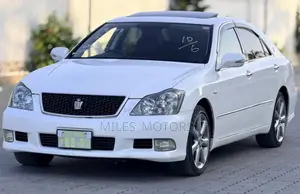 Toyota Crown 2005 White