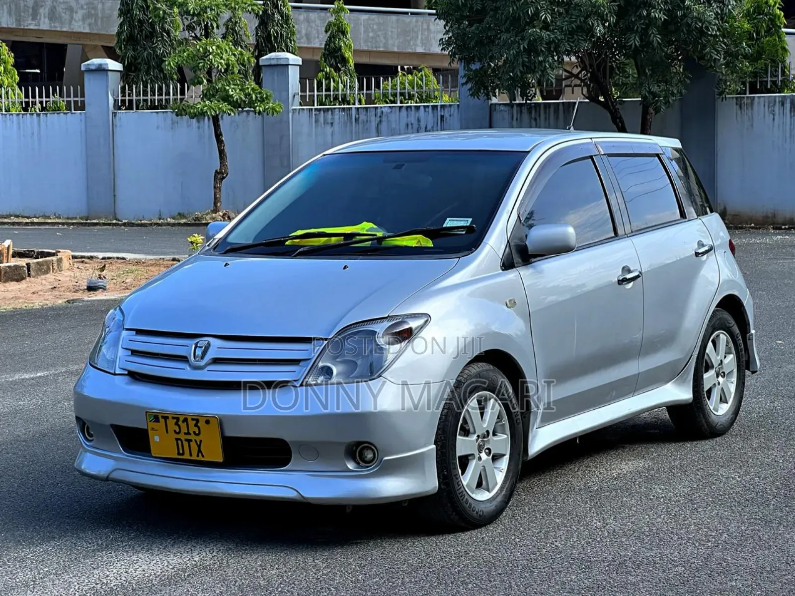 Toyota IST 2004 Silver