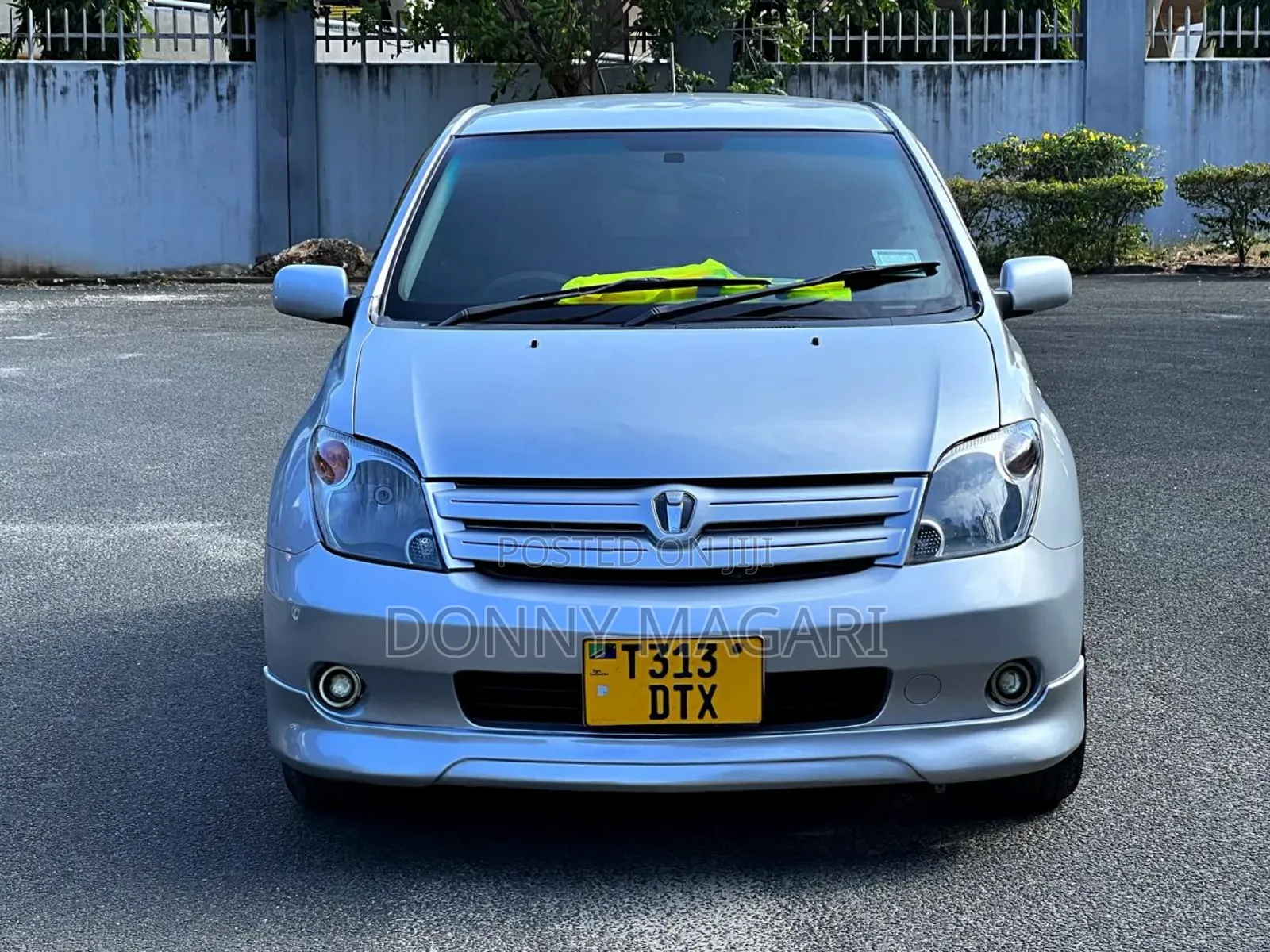 Toyota IST 2004 Silver