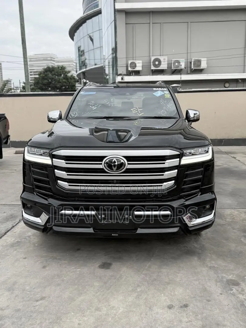 Toyota Land Cruiser LC300 2023 Black