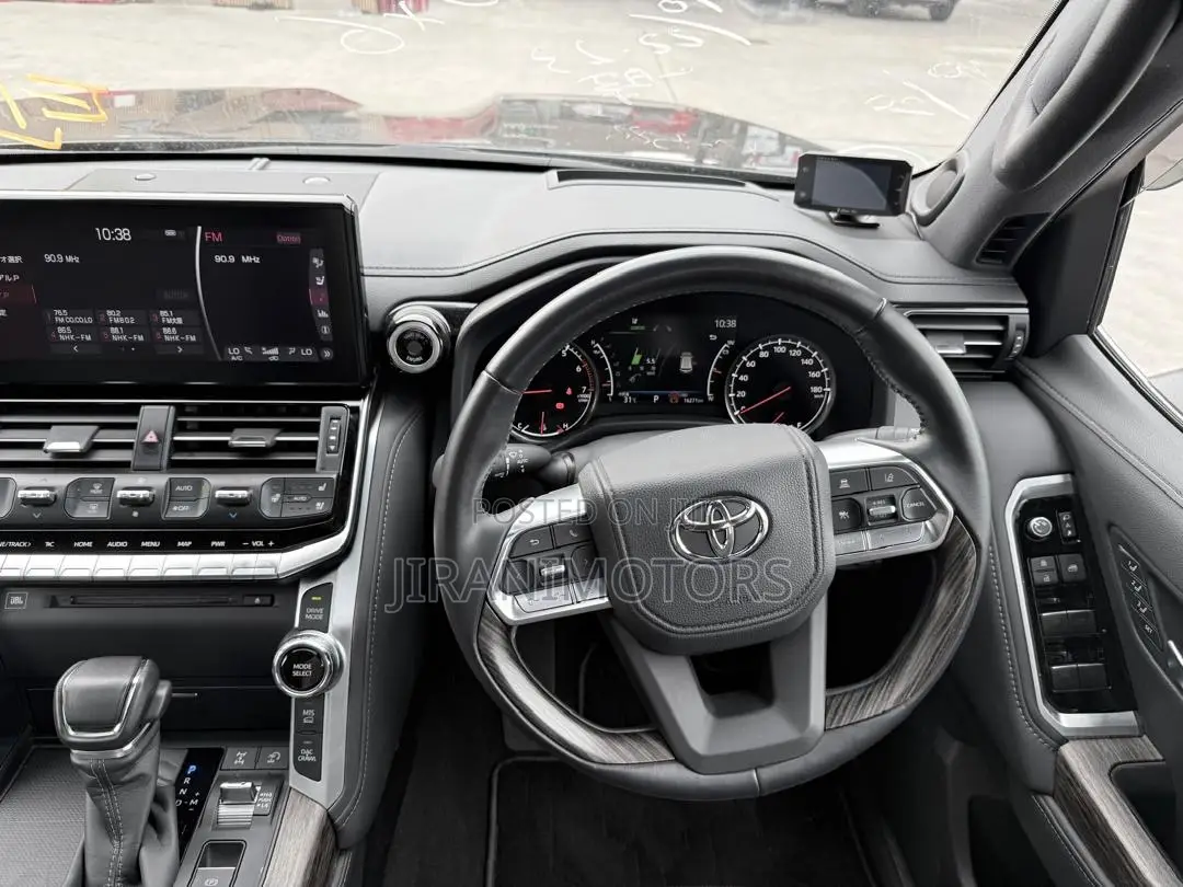 Toyota Land Cruiser LC300 2023 Black