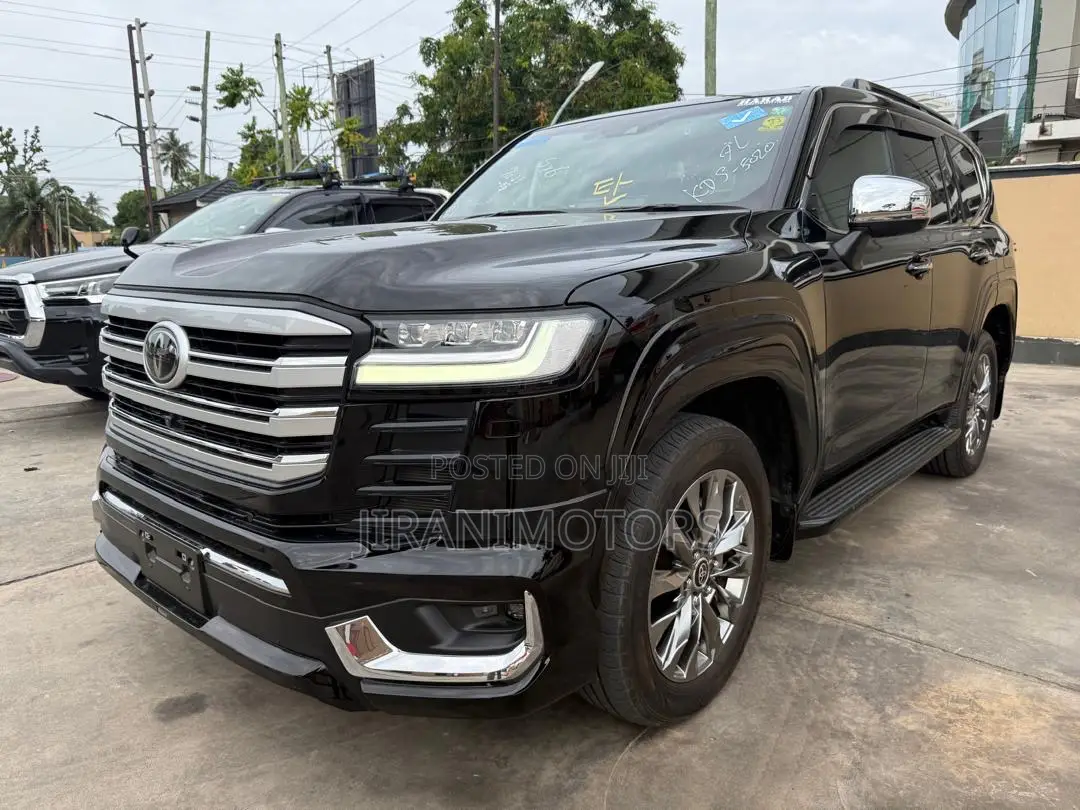 Toyota Land Cruiser LC300 2023 Black