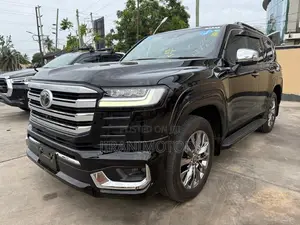 Toyota Land Cruiser LC300 2023 Black