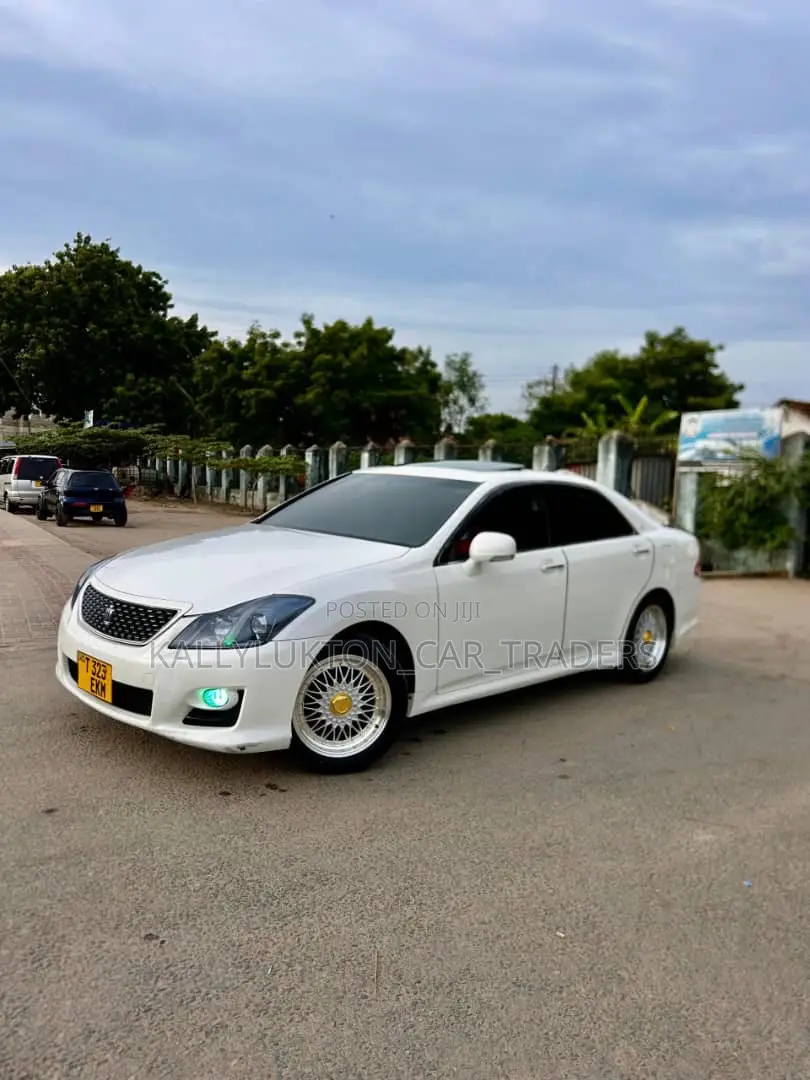 Toyota Crown 2008 White
